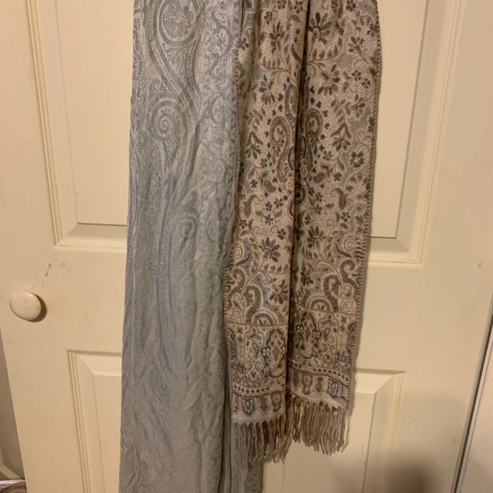 Scarfs